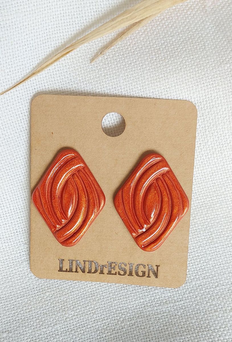 Diamond Stud Earrings – Copper Shimmer Swirl